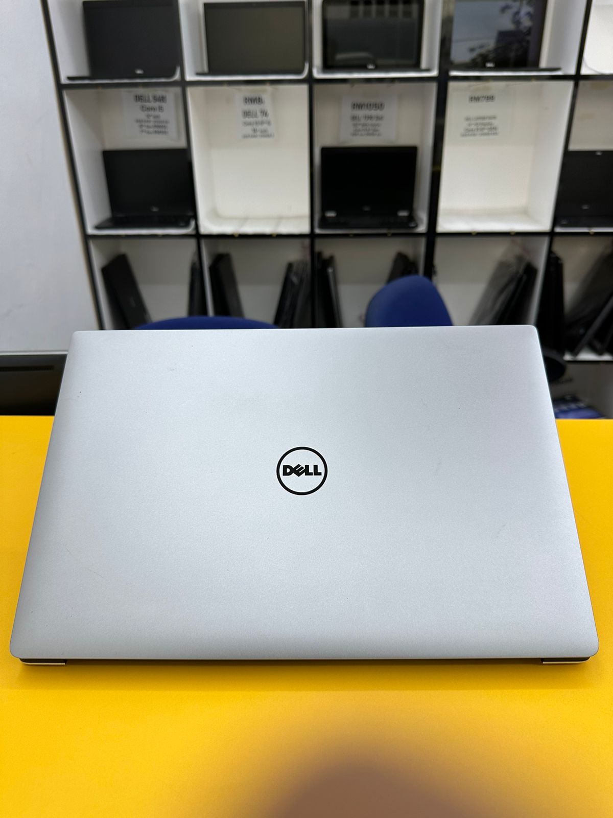 DELL XPS 15 9560 i7-7700HQ(7TH GEN) 32GB RAM/1TB SSD