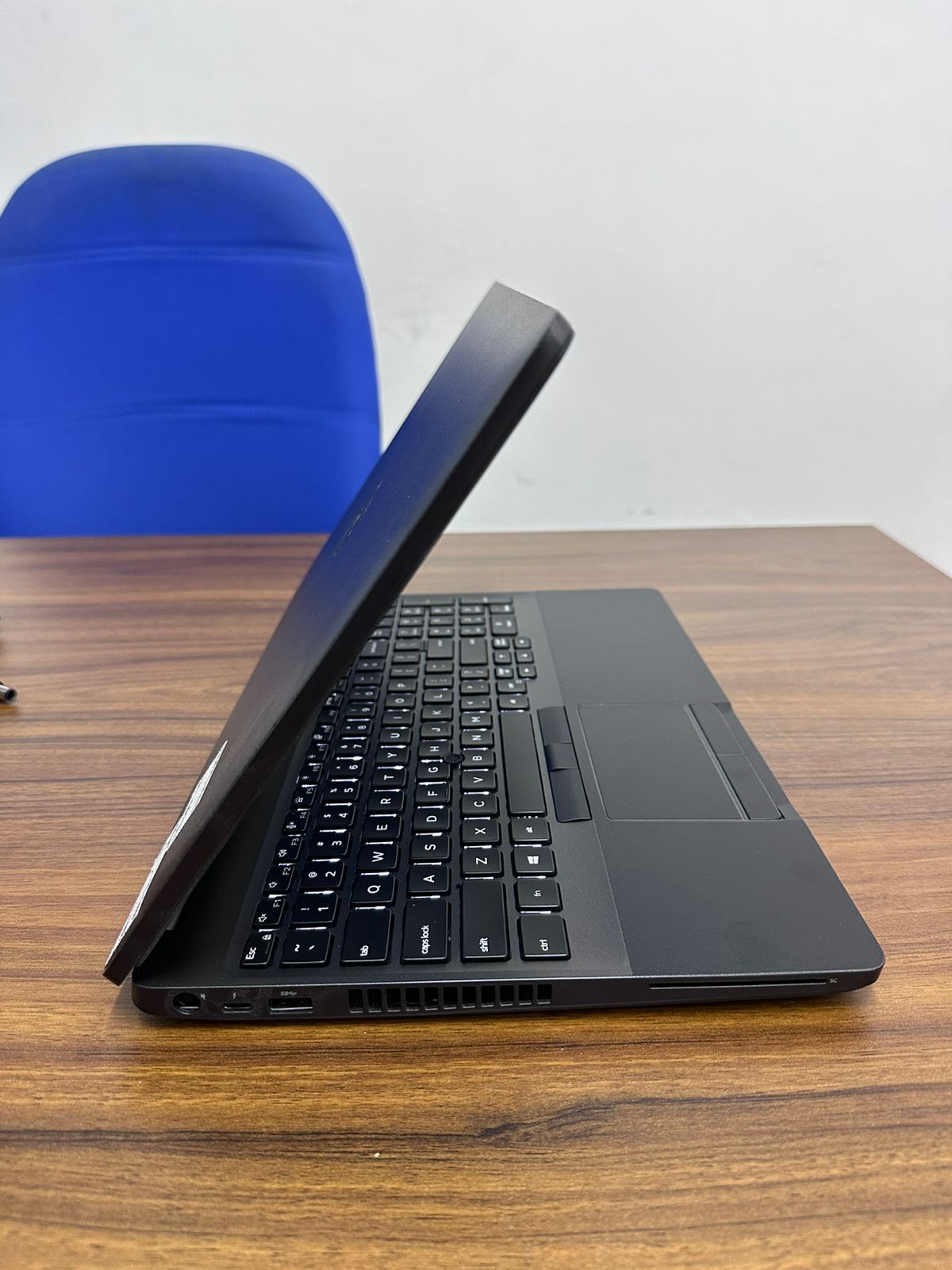 DELL PRECISION 3541 CORE i7-9750H(9TH GEN)GAMING LAPTOP 15.6 INCH FHD SCREEN WINDOWS 10/11PRO