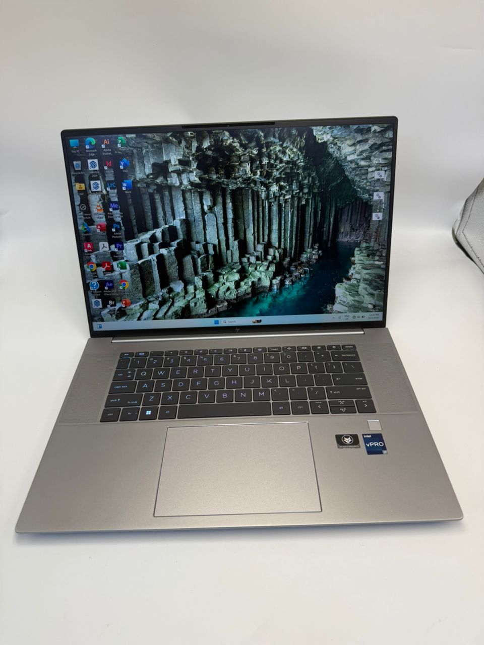 HP ZBOOK STUDIO 16 G9 (1 YEAR WARRANTY T&C) CORE i7-12th GEN | NVIDIA GeForce RTX3070Ti 8GB | 16" FHD UPTO 32GB WIN 11 PRO