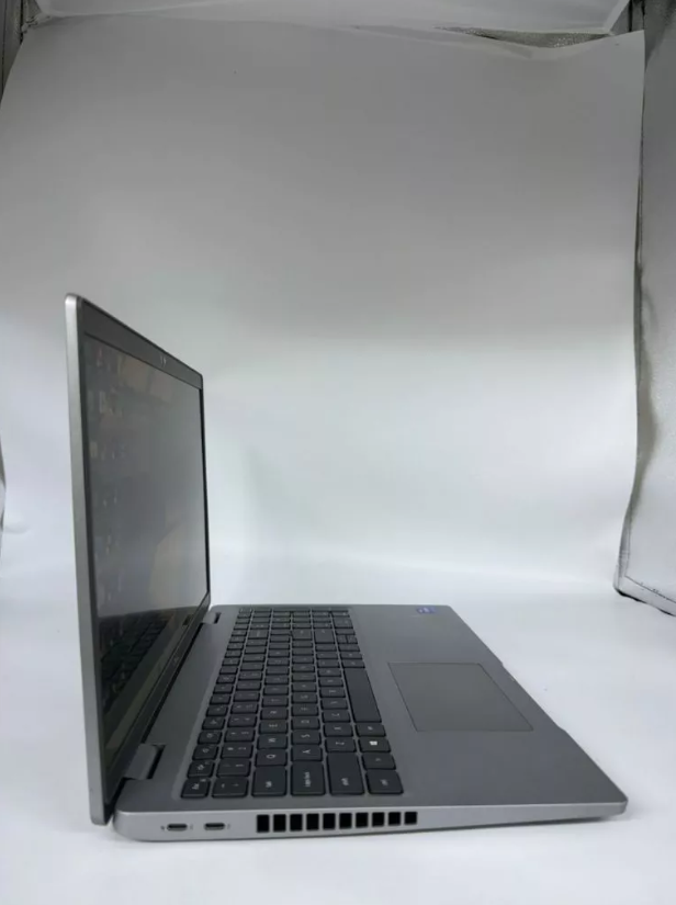 Dell Precision 3560 Gaming (1 YEAR WARRANTY T&C) 15.6" TOUCHSCREEN Core i7-1165G7 Windows 11