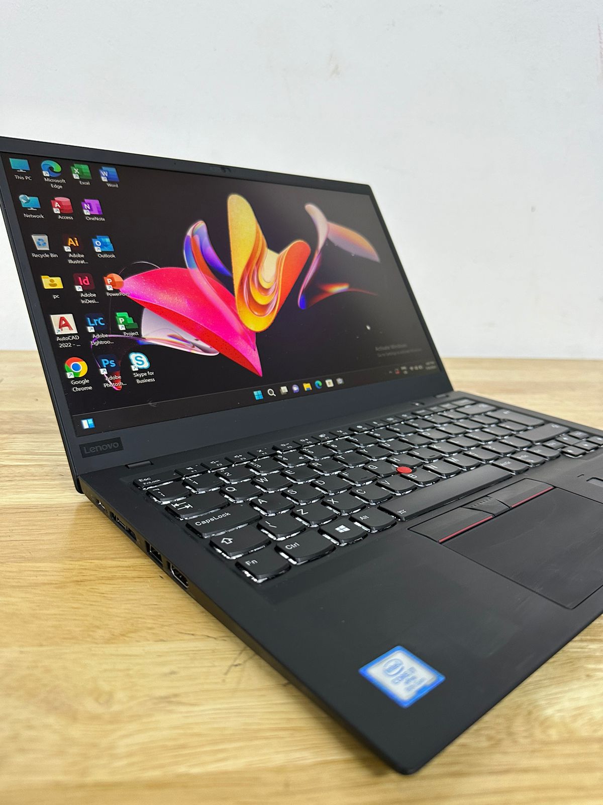 LENOVO THINKPAD X1 CARBON 6TH GEN i7-8GEN 14INCH TOUCHSCREEN 16GB RAM UPTO 1TB SSD WINDOW 11PRO