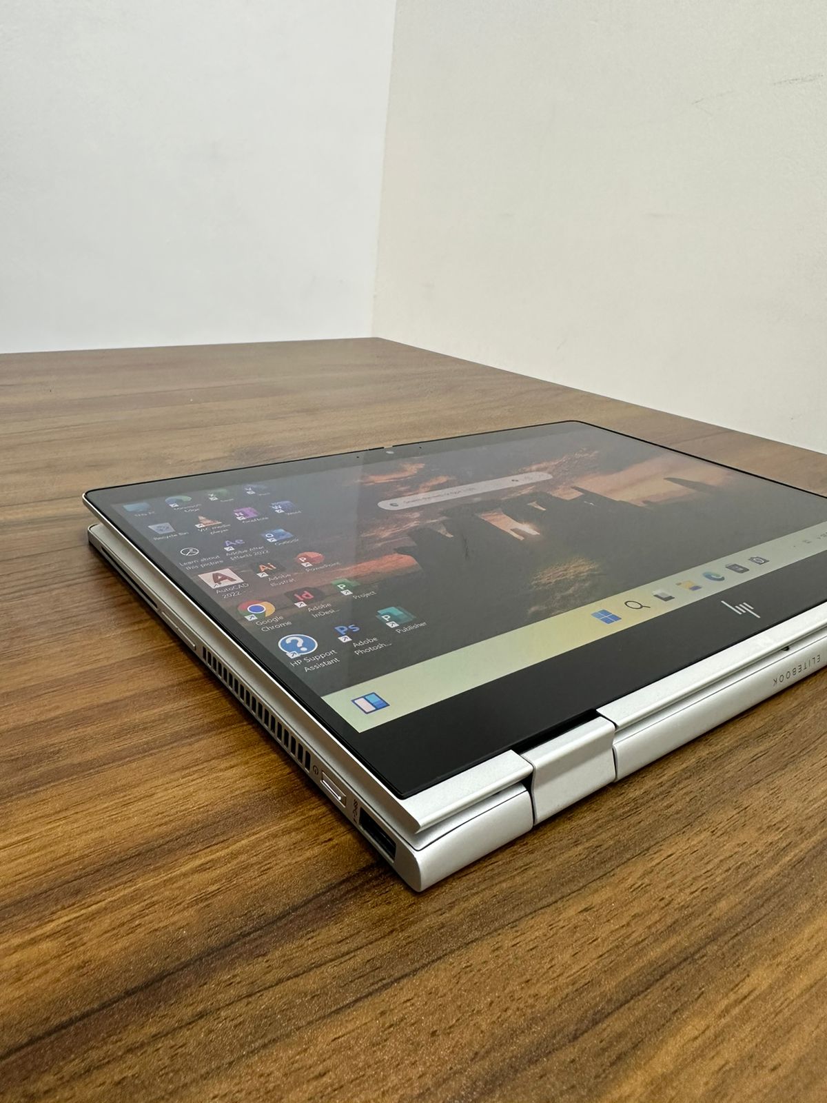 HP ELITEBOOK X360 830 G5 CORE i7-8550U (8TH GEN) 13.3 FHD TOUCHSCREEN 16GB RAM/256GB SSD