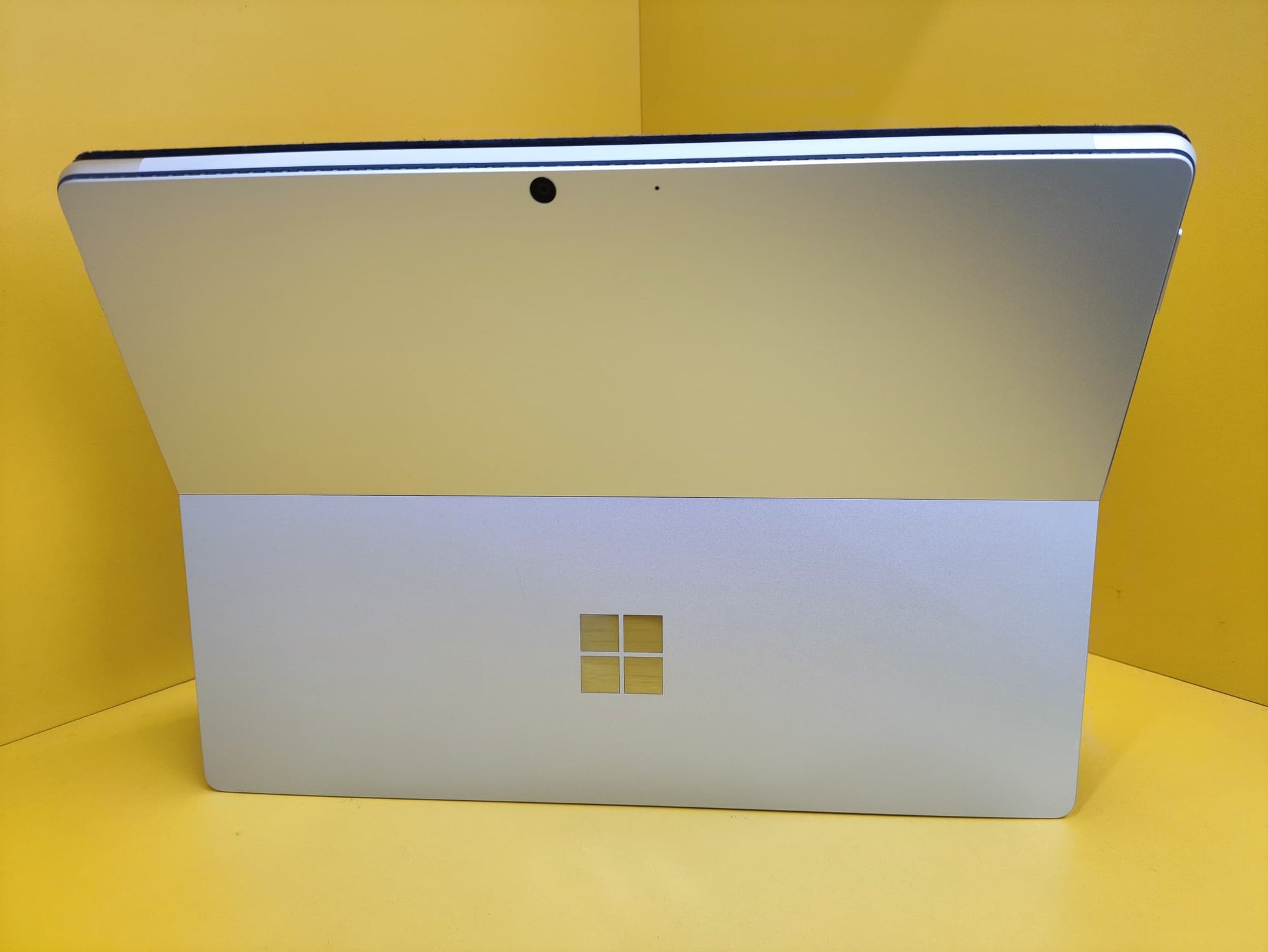 Microsoft Surface Pro 9 (1 YEAR WARRANTY ) Core i512th GEN 13" inch D